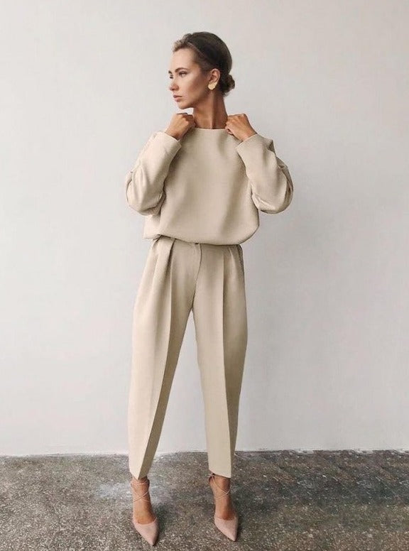 Khaki minimalist top and trousers | Chic fashion | Zalia Atelier