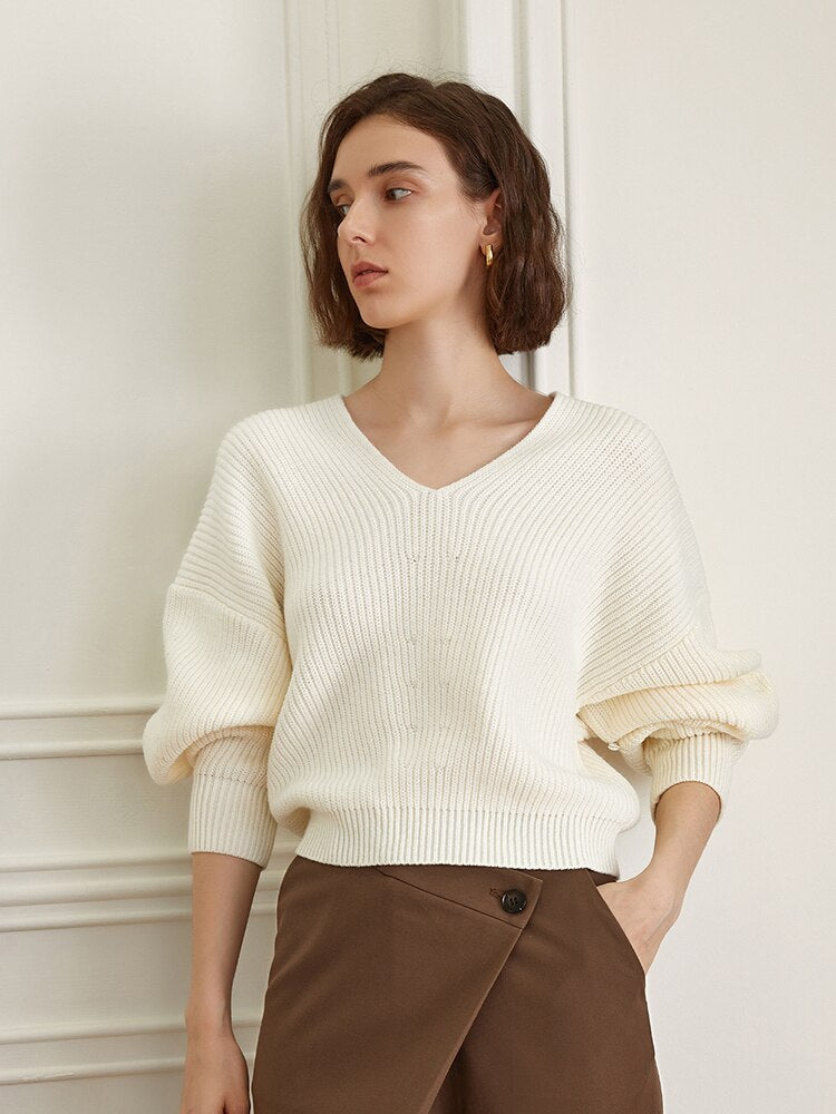 Zalia Atelier | Chic Style and Quality Cream Color Knit Sweater With V Neck and Lantern Sleeves