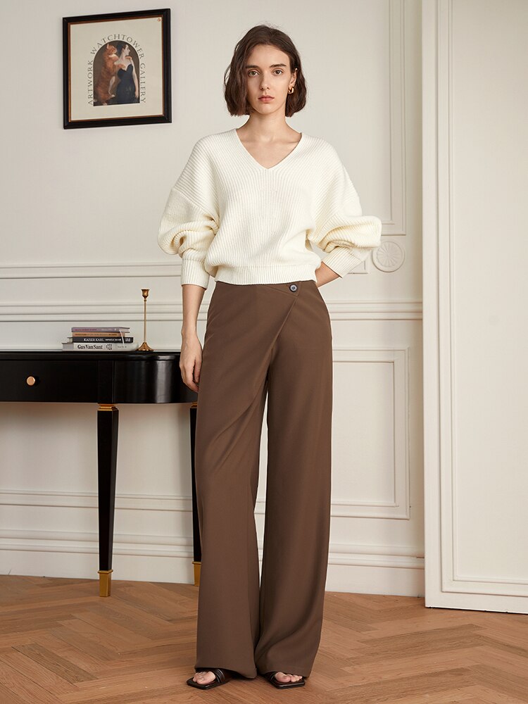 Zalia Atelier | Chic Style and Quality Cream Color Knit Sweater With V Neck and Lantern Sleeves