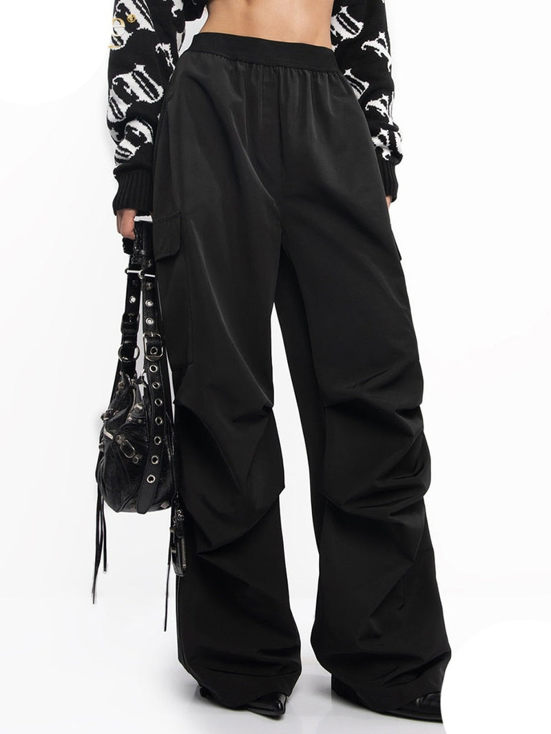 How To Style Black Baggy Cargo Pants For Women